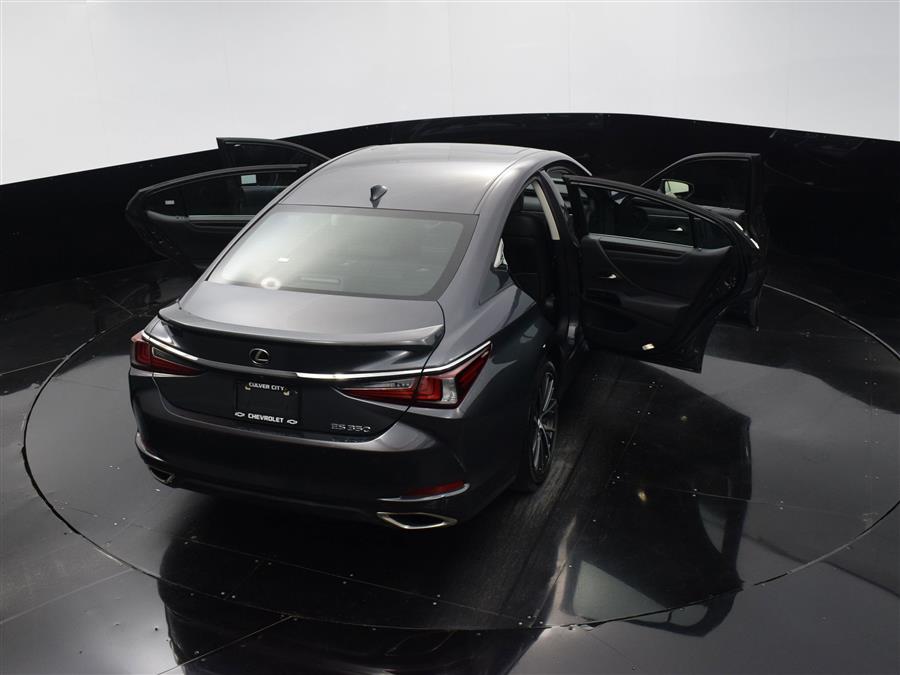 2022 Lexus ES Es photo