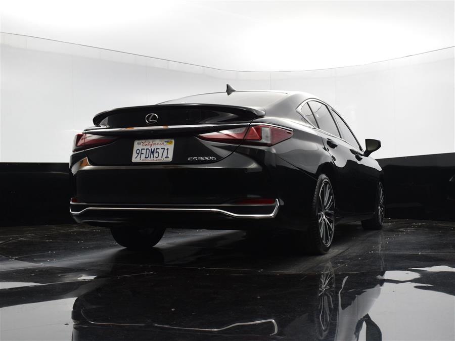 2023 Lexus ES Es photo