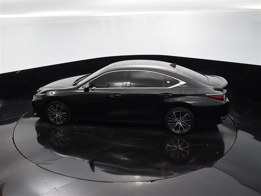2023 Lexus ES Es photo