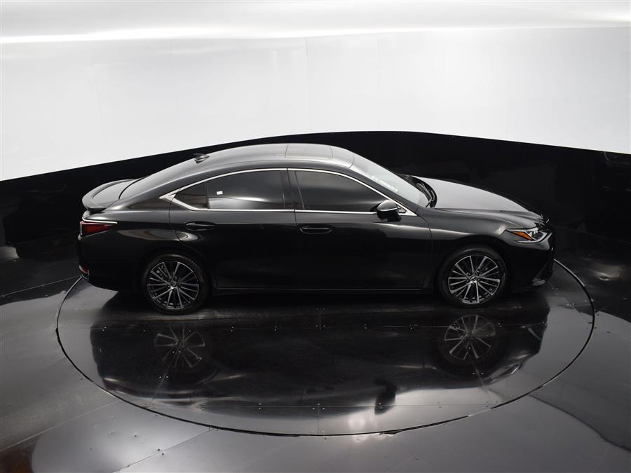 2023 Lexus ES Es photo
