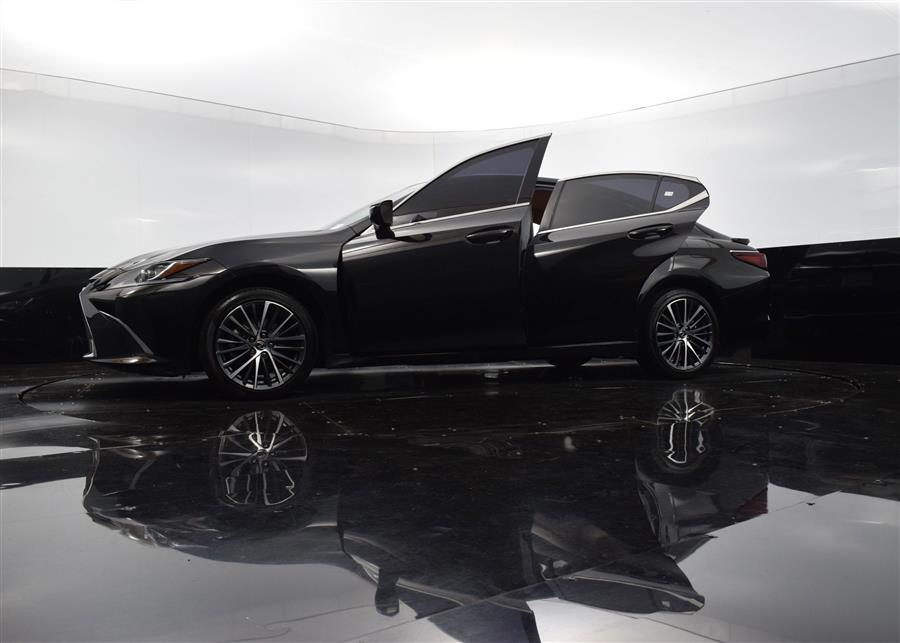2023 Lexus ES Es photo