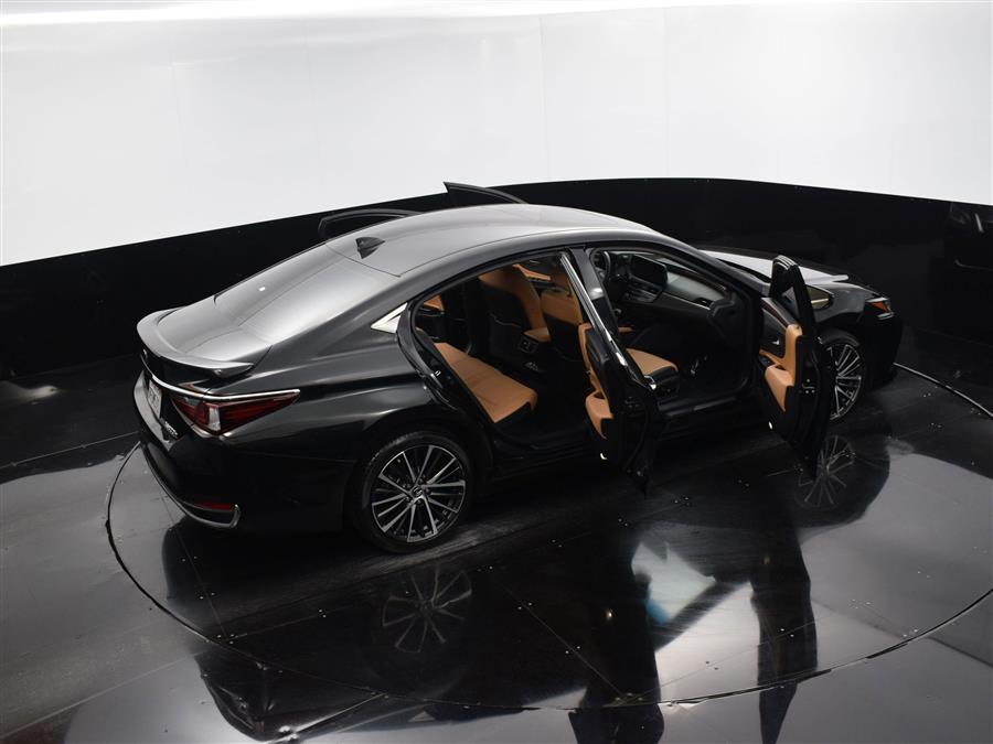 2023 Lexus ES Es photo