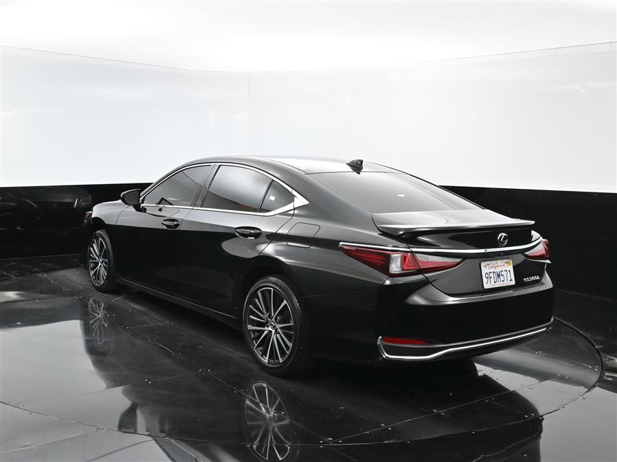 2023 Lexus ES Es photo