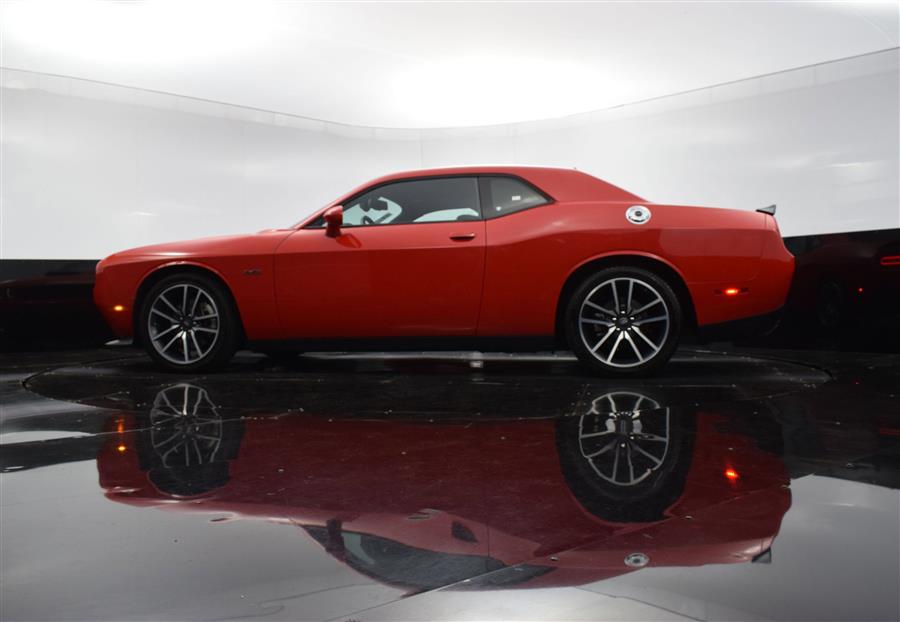 2023 Dodge Challenger R/T photo