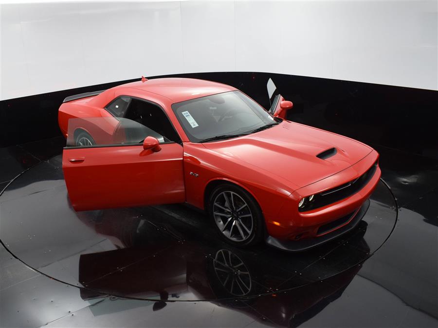 2023 Dodge Challenger R/T photo