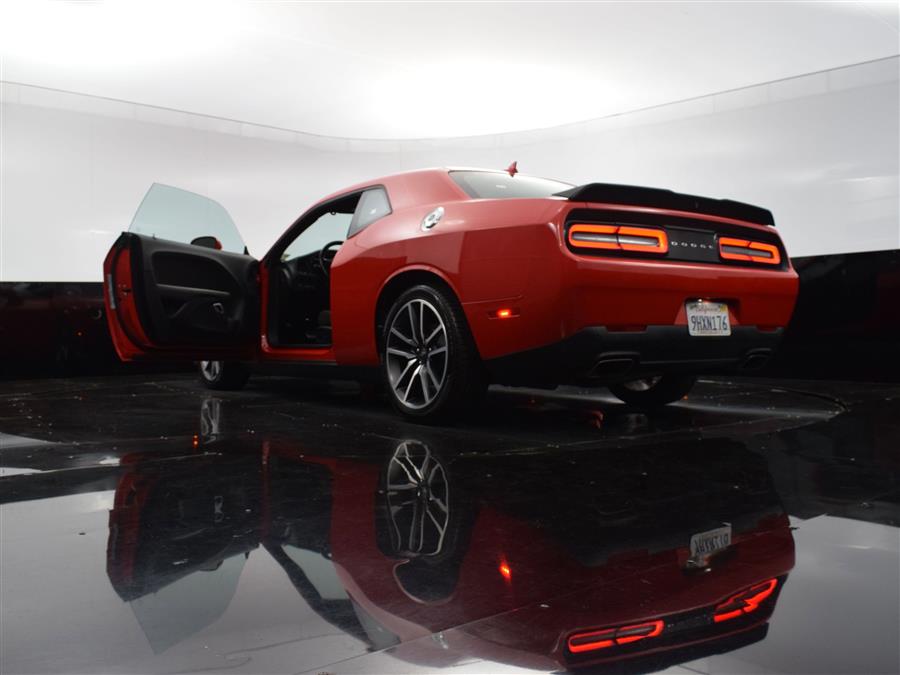 2023 Dodge Challenger R/T photo