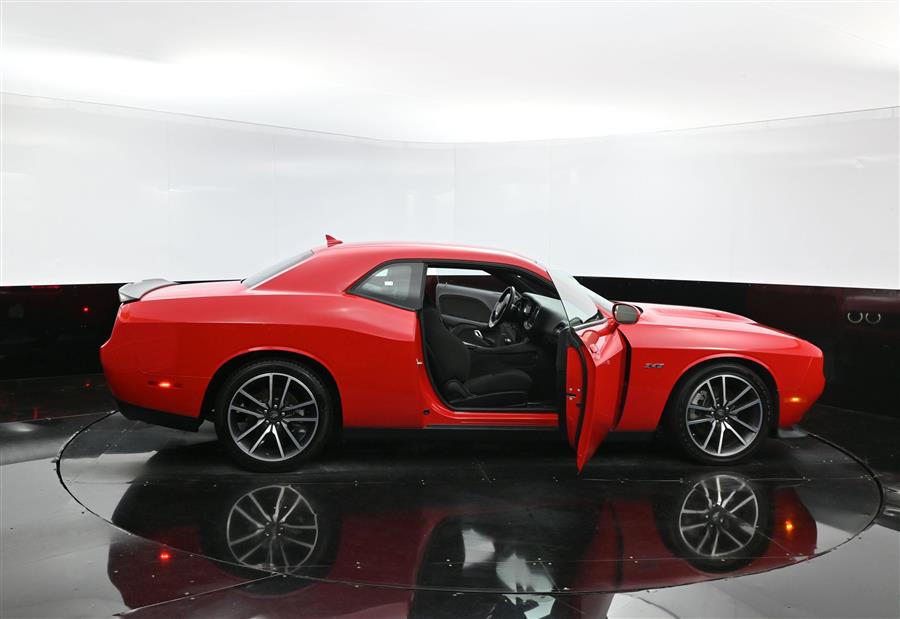2023 Dodge Challenger R/T photo