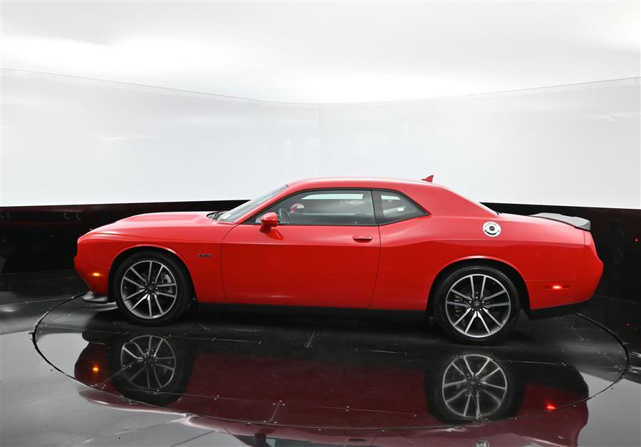 2023 Dodge Challenger R/T photo