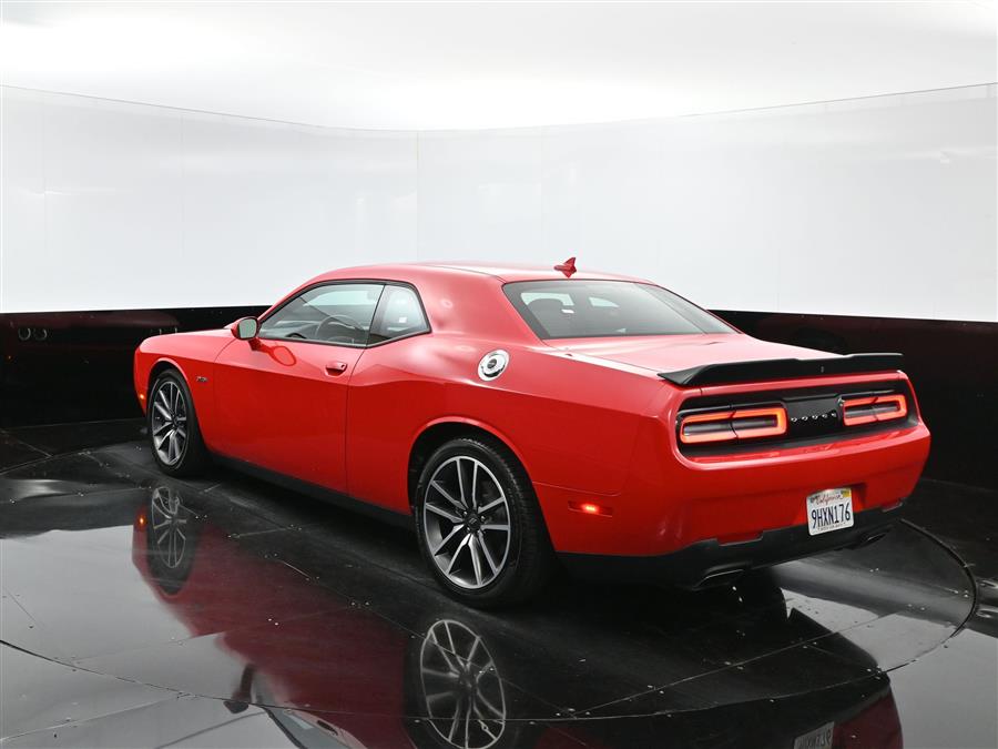 2023 Dodge Challenger R/T photo