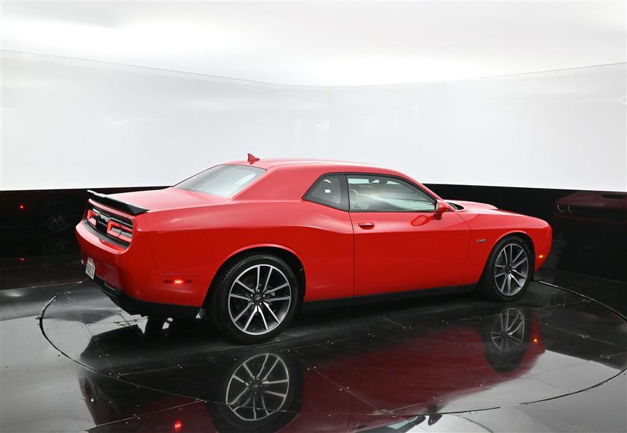2023 Dodge Challenger R/T photo