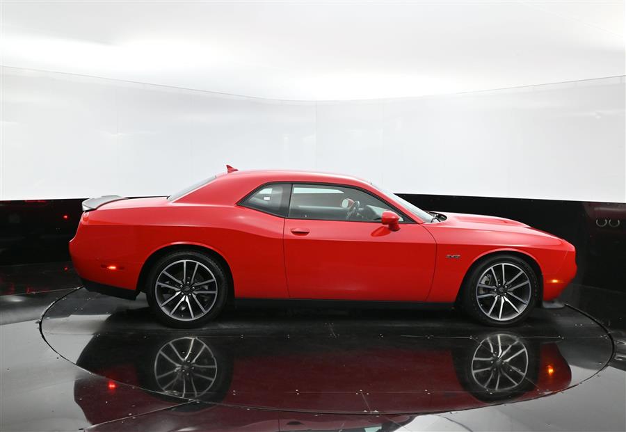 2023 Dodge Challenger R/T photo