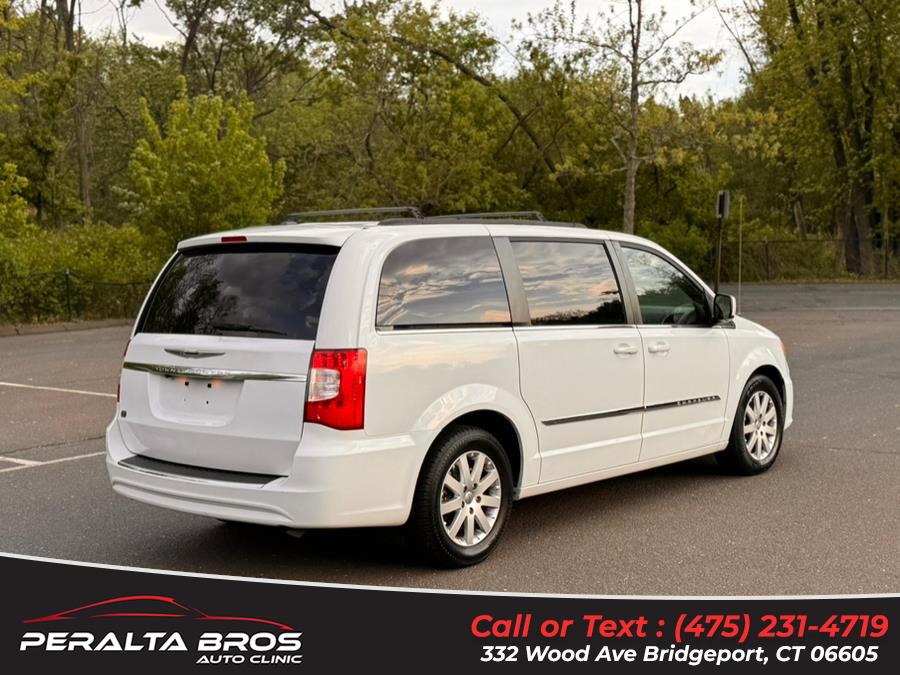 2014 Chrysler Town & Country Touring photo
