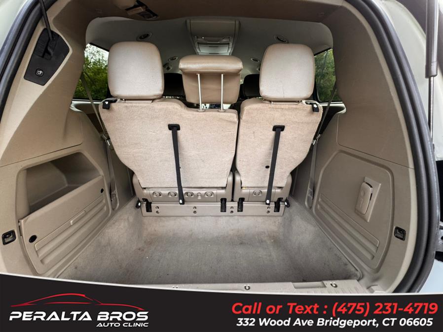 2014 Chrysler Town & Country Touring photo