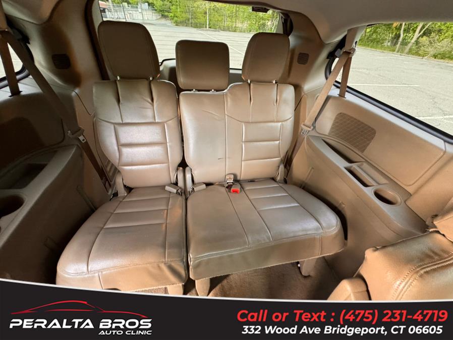 2014 Chrysler Town & Country Touring photo