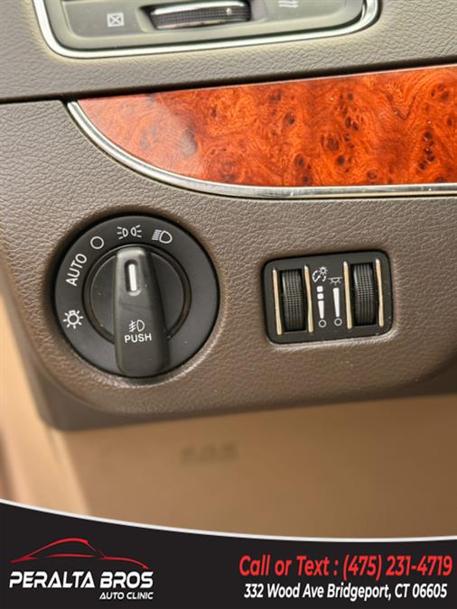 2014 Chrysler Town & Country Touring photo