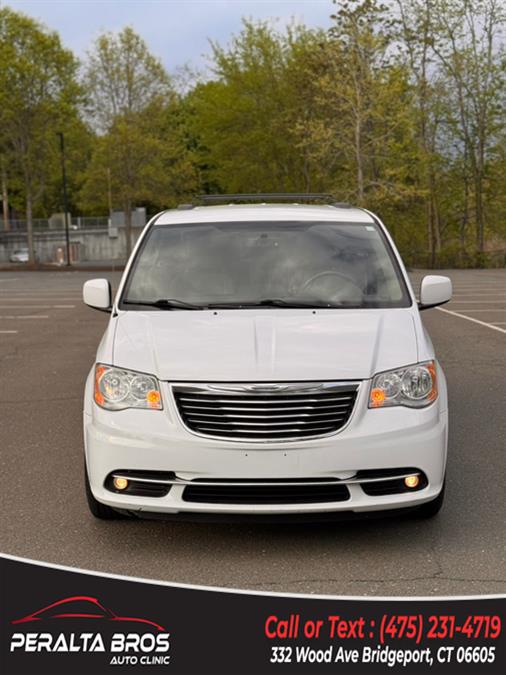 2014 Chrysler Town & Country Touring photo
