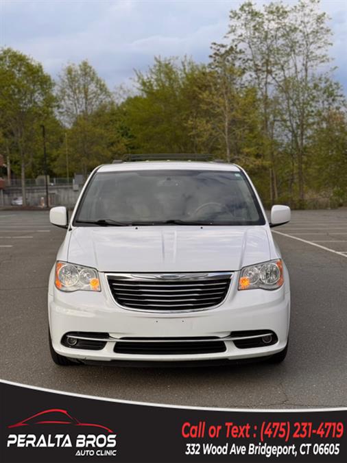 2014 Chrysler Town & Country Touring photo