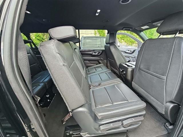 2023 Chevrolet Suburban LT photo