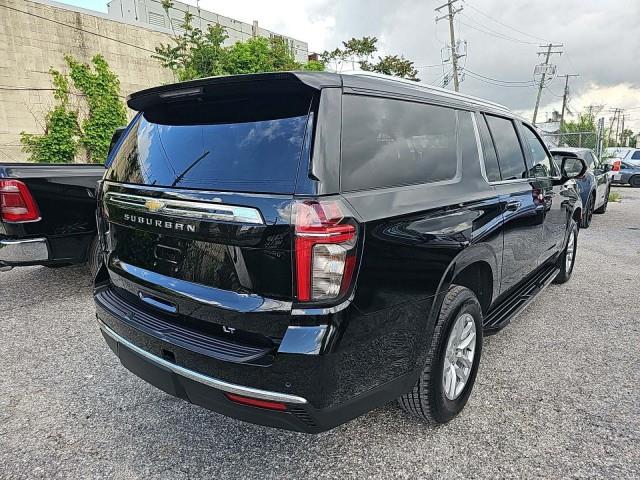 2023 Chevrolet Suburban LT photo