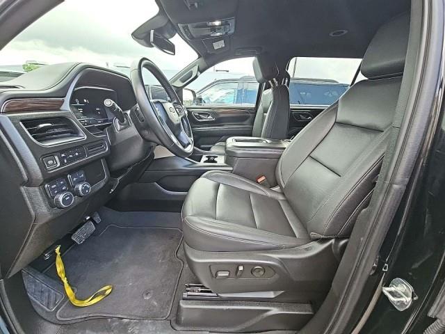 2023 Chevrolet Suburban LT photo
