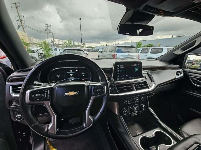 2023 Chevrolet Suburban LT photo