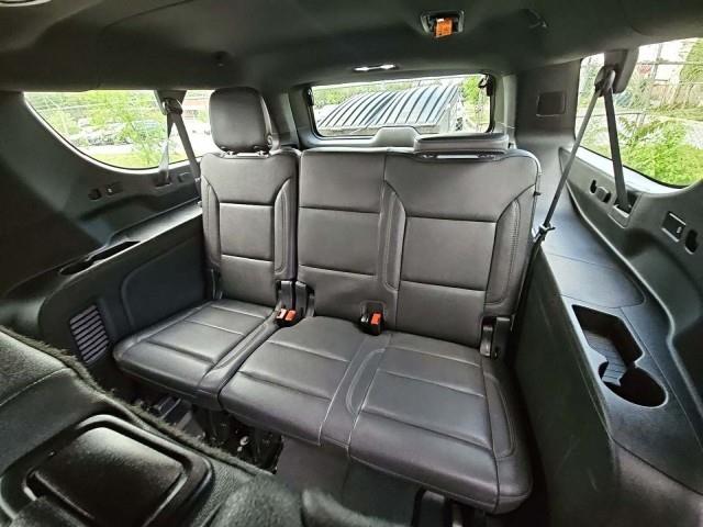 2023 Chevrolet Suburban LT photo