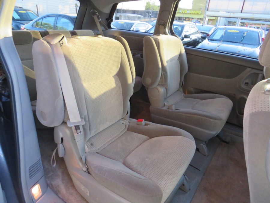 2008 Toyota Sienna CE 8-Passenger photo