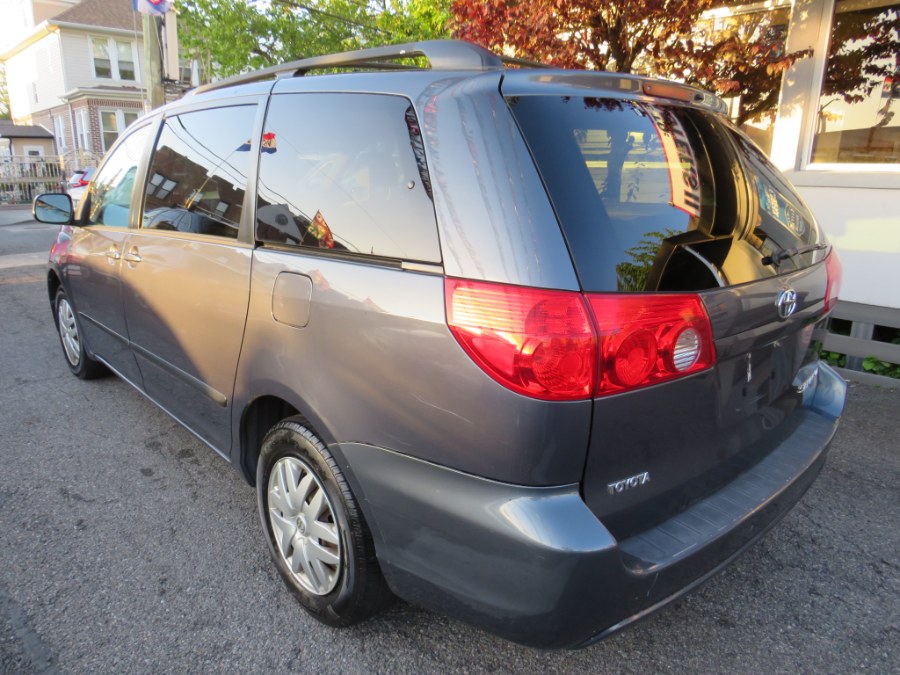 2008 Toyota Sienna CE 8-Passenger photo
