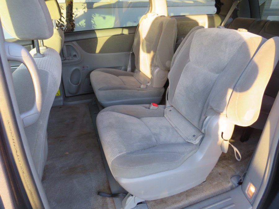2008 Toyota Sienna CE 8-Passenger photo