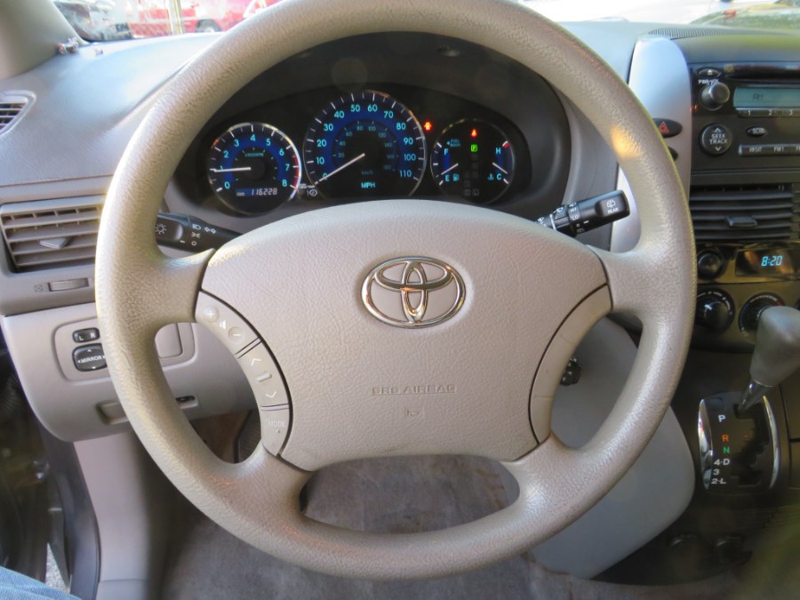 2008 Toyota Sienna CE 8-Passenger photo