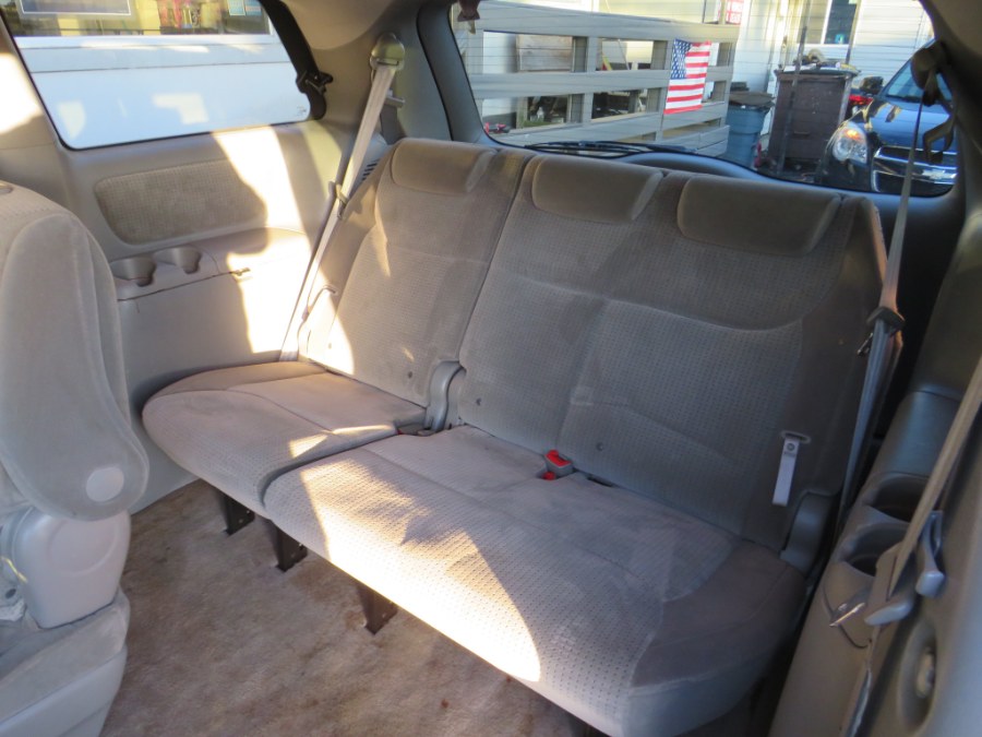 2008 Toyota Sienna CE 8-Passenger photo