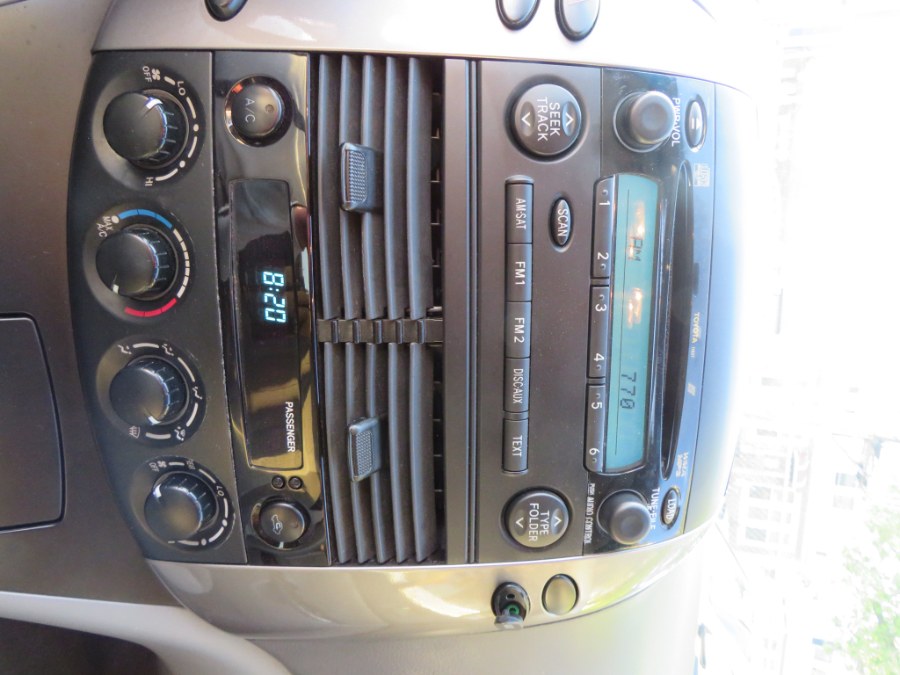 2008 Toyota Sienna CE 8-Passenger photo