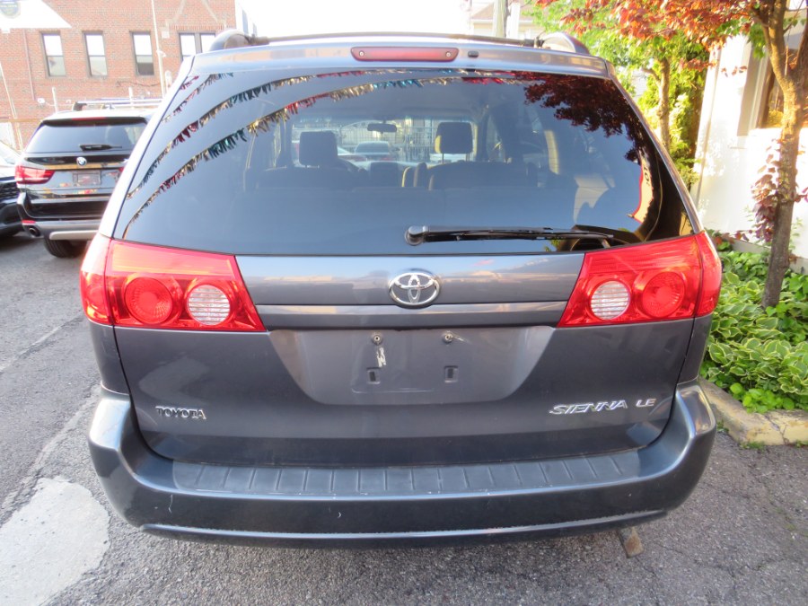 2008 Toyota Sienna CE 8-Passenger photo
