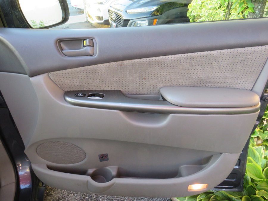 2008 Toyota Sienna CE 8-Passenger photo