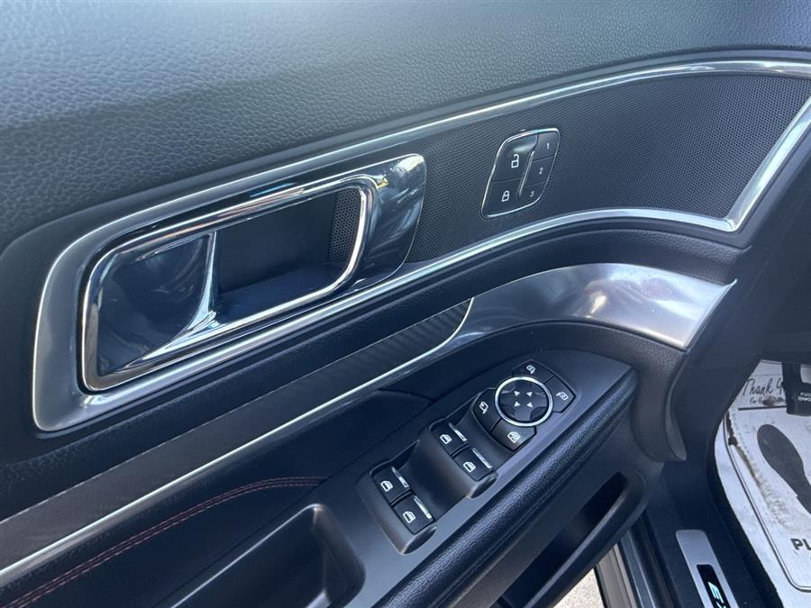 2016 Ford Explorer Sport photo