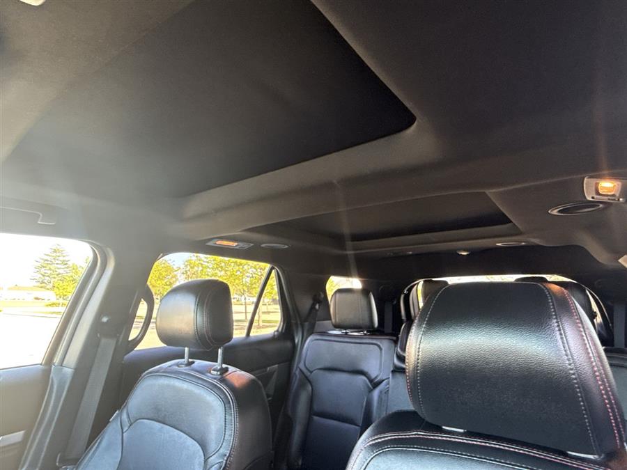 2016 Ford Explorer Sport photo