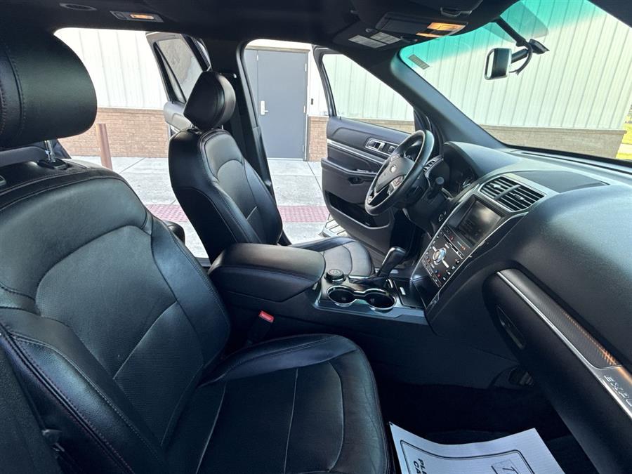 2016 Ford Explorer Sport photo