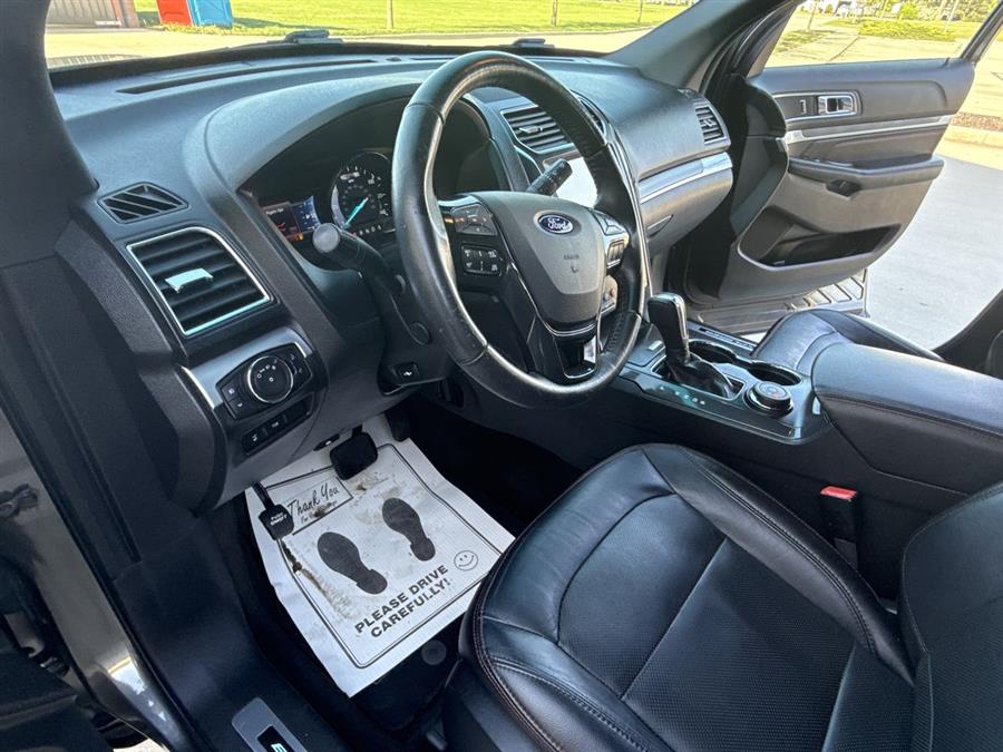 2016 Ford Explorer Sport photo
