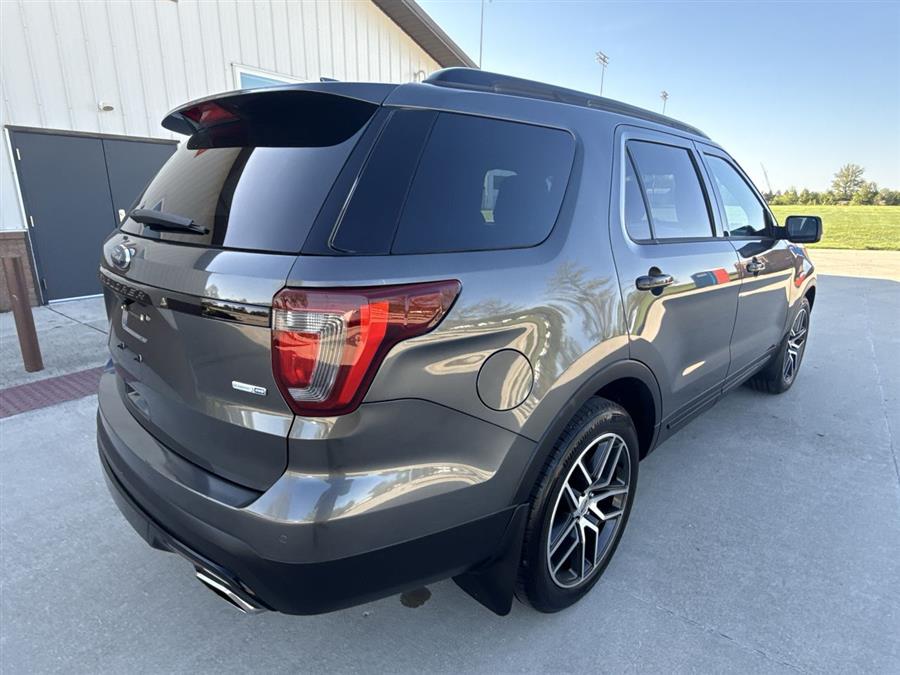 2016 Ford Explorer Sport photo