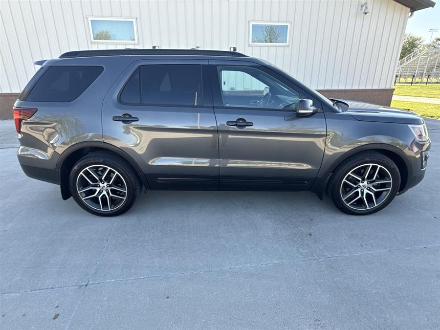 2016 Ford Explorer Sport photo