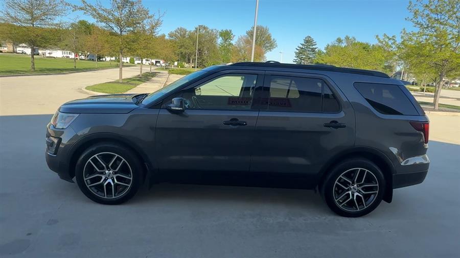 2016 Ford Explorer Sport photo