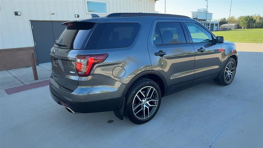 2016 Ford Explorer Sport photo