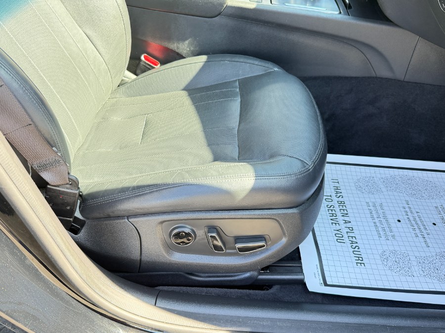 2015 Hyundai Genesis 3.8L photo