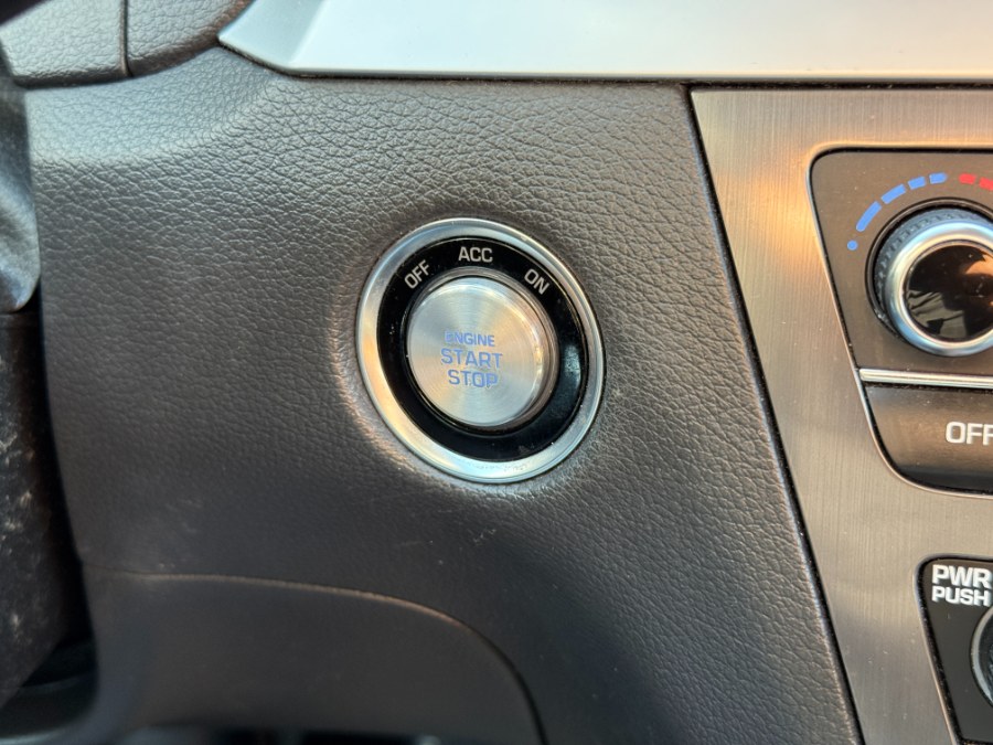 2015 Hyundai Genesis 3.8L photo