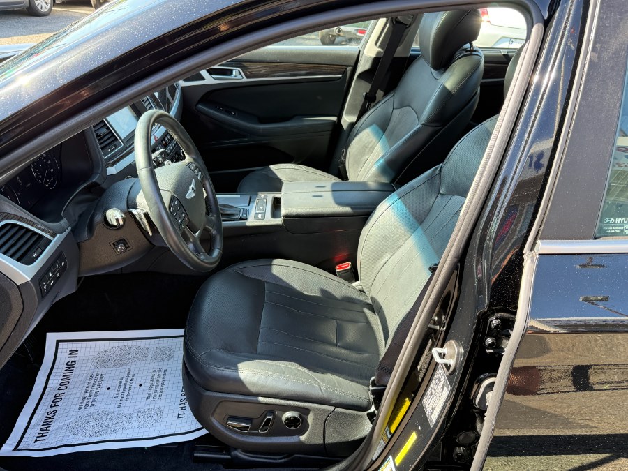 2015 Hyundai Genesis 3.8L photo