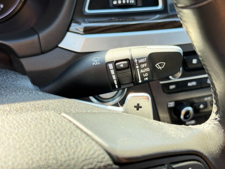 2015 Hyundai Genesis 3.8L photo