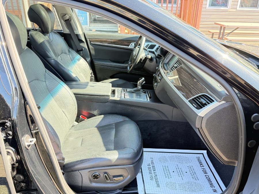 2015 Hyundai Genesis 3.8L photo