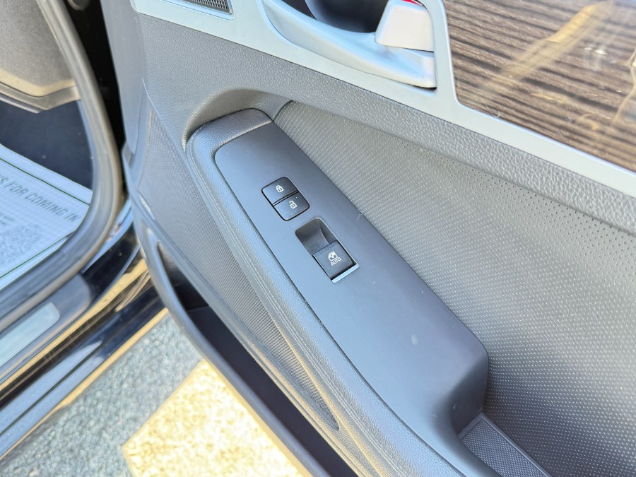 2015 Hyundai Genesis 3.8L photo