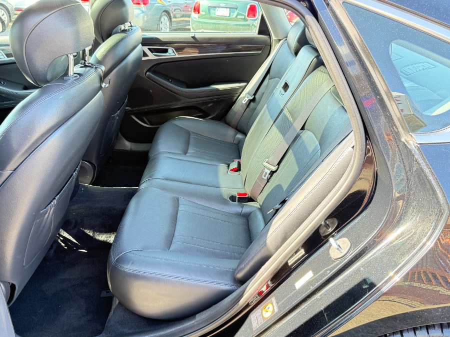 2015 Hyundai Genesis 3.8L photo