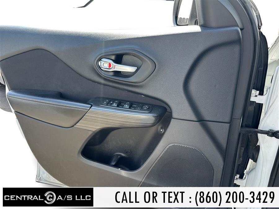 2015 Jeep Cherokee 4WD 4dr Latitude photo